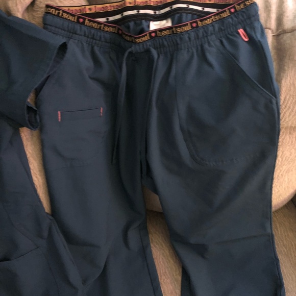 SCRUBS - Picture 2 of 8